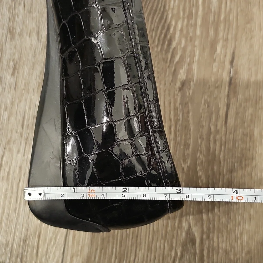 [NEW] STUART WEITZMAN Crocodile Loafers in Black Patent Leather NWT